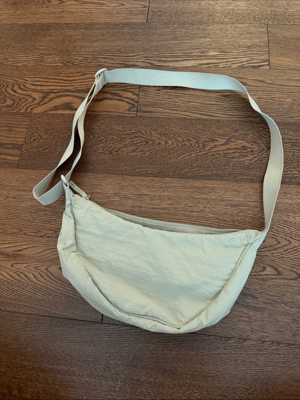 Uniqlo round shoulder bag